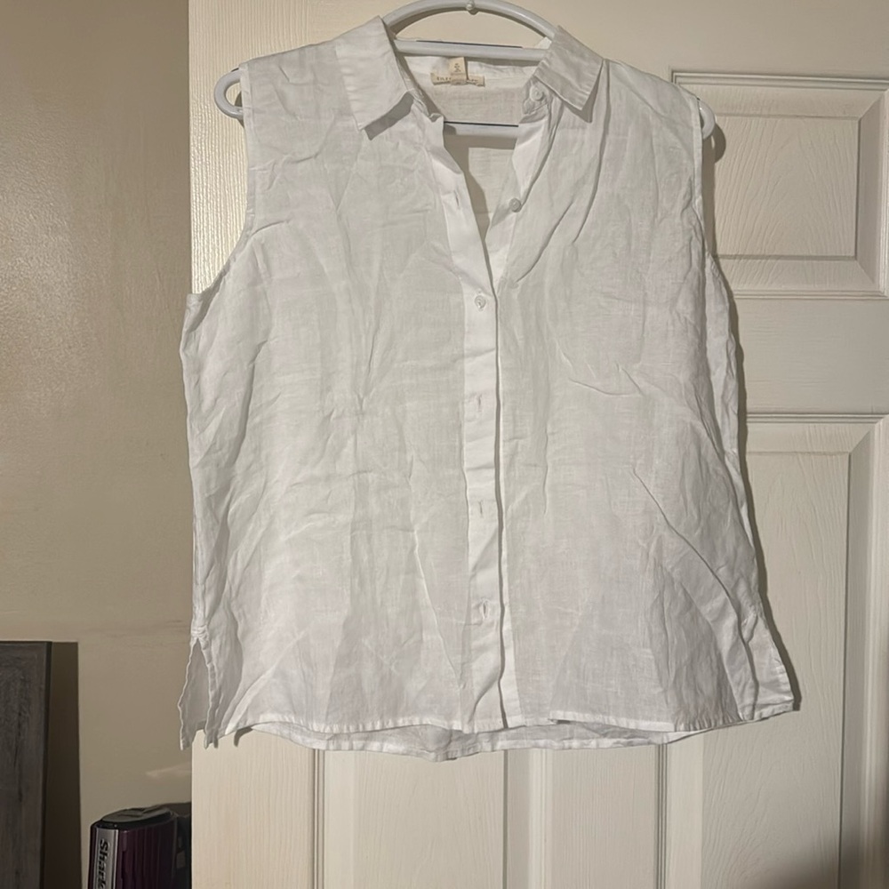 White button up sleeveless shirt size small